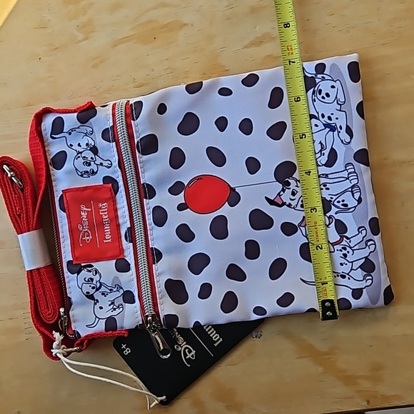 DISNEY DALMATIONS PASSPORT BAG - Picture 8 of 11